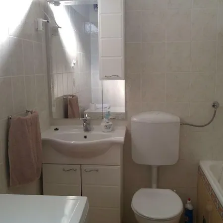 Two Bedroom Near And Center 斯普利特