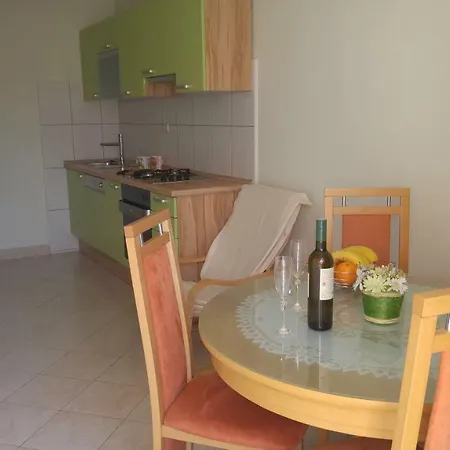 Two Bedroom Near And Center Apartment