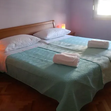Two Bedroom Near And Center